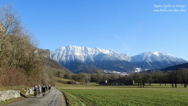Arriv&eacute;s en Favergie : La dent de cons illumine Faverges
