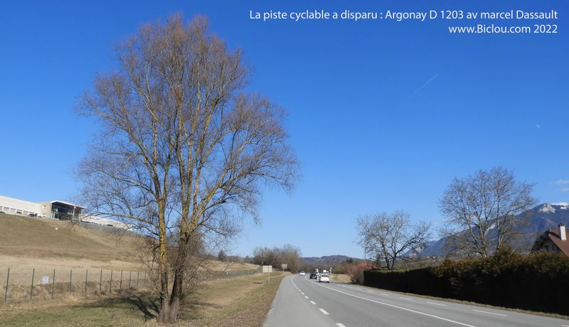 La piste cyclable s'est &eacute;vapor&eacute;e ainsi que le balisage : A moins que claudio ne l'aie pas vu 