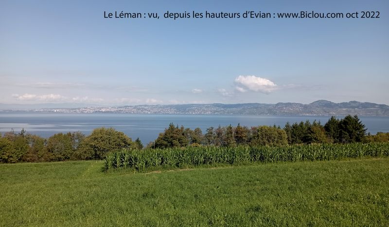 Le l&eacute;man, vu des hauteurs d'Evian