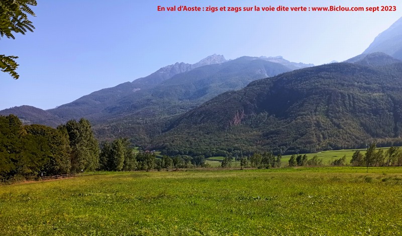 La voie verte de la vallée d'Aoste fait des zigs et des zags qui font tourner la tête et perdre le Nord ..