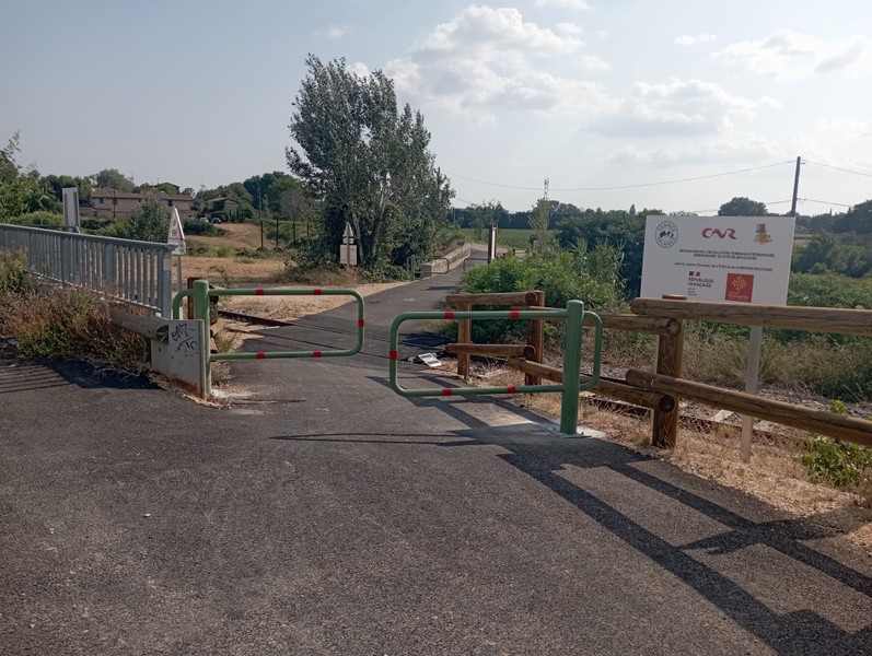 Sortie de Beaucaire ; Voie verte vers Arles (juillet 2023) ?