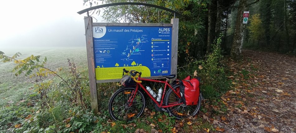 La Via Chartreuse : Moyenement adaptée au cyclotourisme (suivre voirie attenante) et balisage très moyen