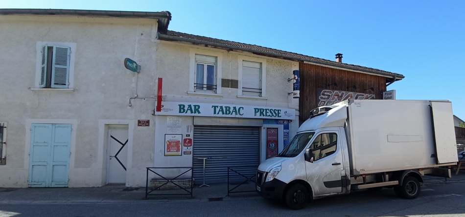 Saint Hilaire du Rosier : Même les Bar Tabac ferment