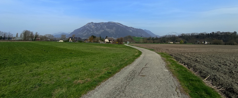 Arrivée à MontMélian ; les Bauges se profilent avec la Savoyarde