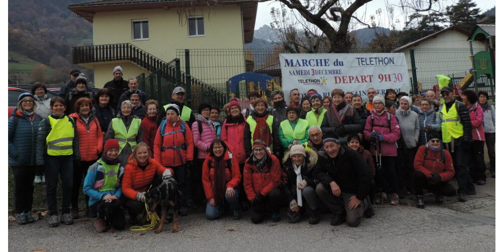 le groupe des marcheurs du telethon en 2022 a st ferreol (favergie) (haute-savoie) ; photo dauphin� lib�r�