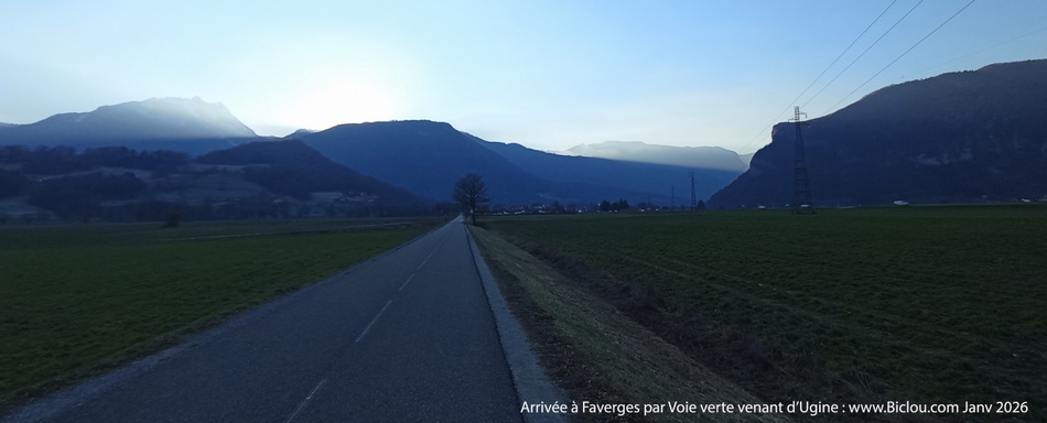 entree-faverges-coté-ugine-coucher-soleiltitle=entree-faverges-coté-ugine-coucher-soleil