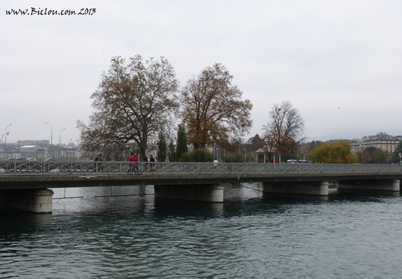 Pont-des-Bergues-Geneve-Nov-2013title=Pont-des-Bergues-Geneve-Nov-2013