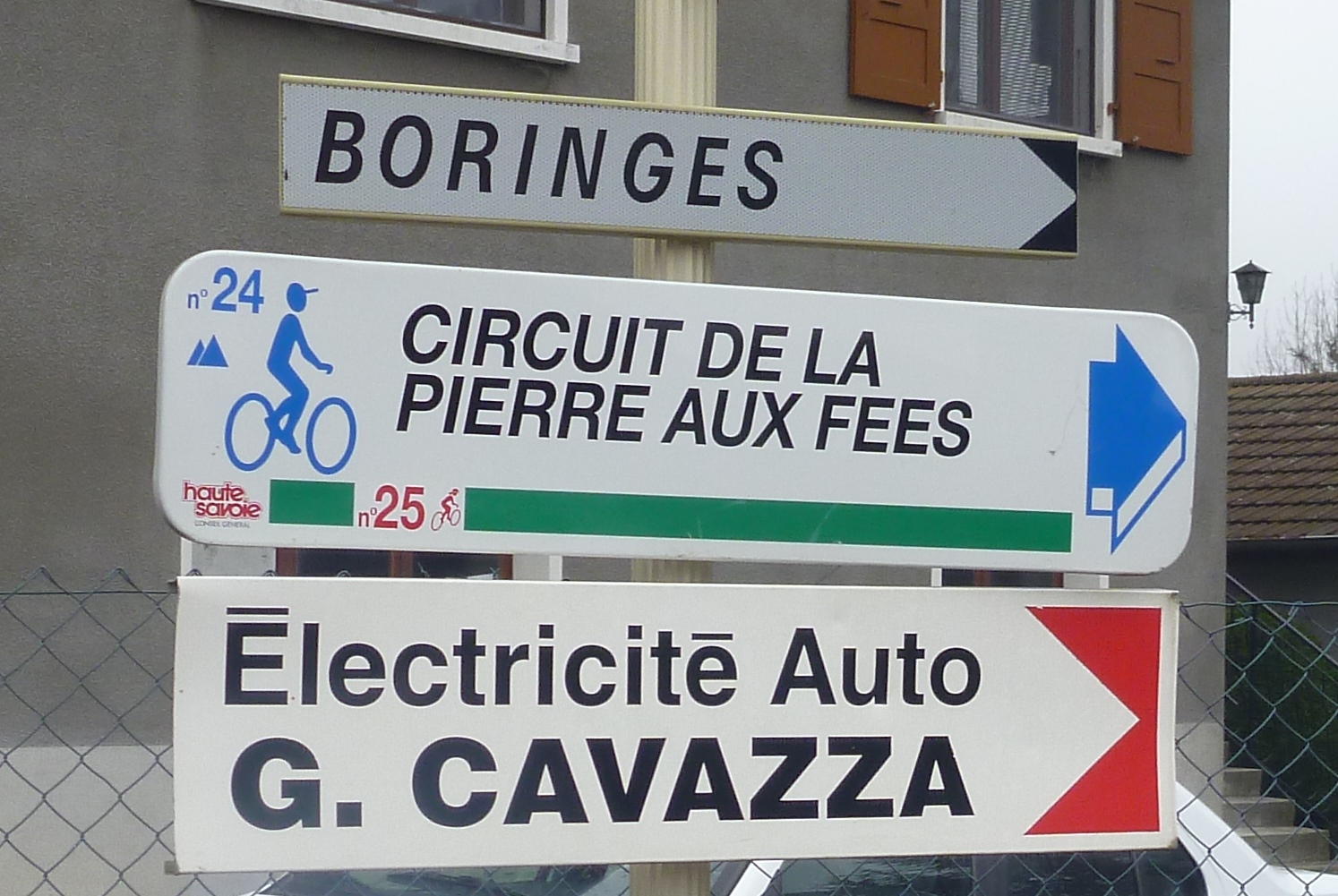 Balisage-cyclotouriste-la-roche-aux-fees