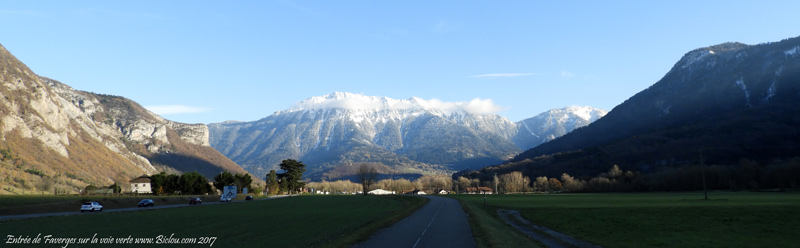 la-dent-de-cons-enneigée-ferme-la-cluse-du-lac-a-Favergestitle=la-dent-de-cons-enneigée-ferme-la-cluse-du-lac-a-Faverges