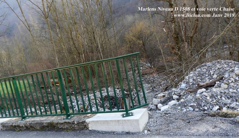 Marlens-le-Tourrent-acharrier-des-cailloux-mais-le-pont-sur-voie-verte-a-tenu