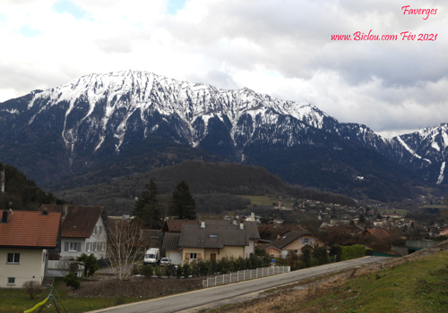 Vue-de-Faverges-et-sa-dent-de-cons-peléetitle=Vue-de-Faverges-et-sa-dent-de-cons-pelée