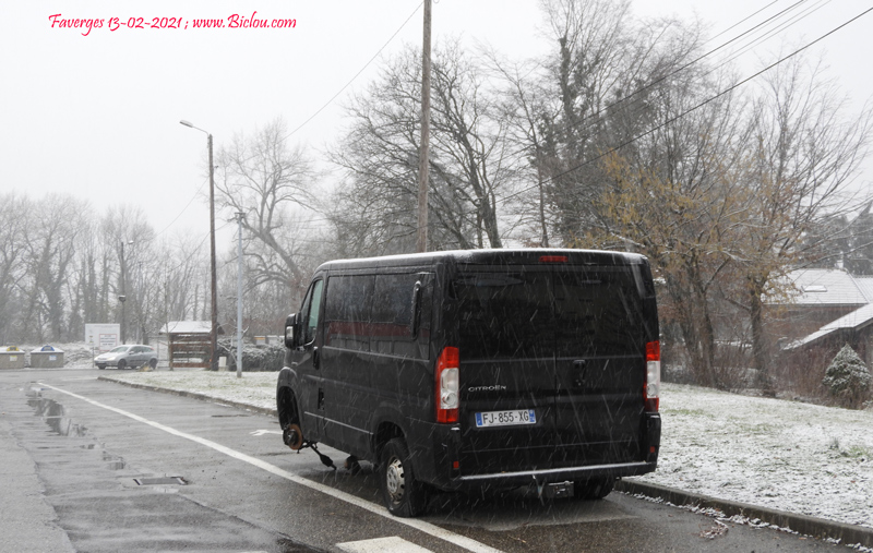 Camionette-accidentée-letraz-faverges-2021
