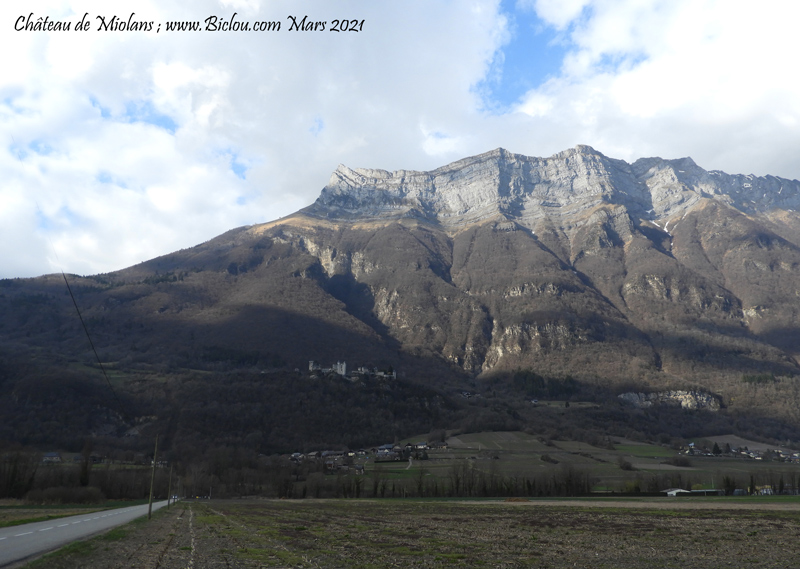 Chateau-Miolans-sous-Arclusaztitle=Chateau-Miolans-sous-Arclusaz