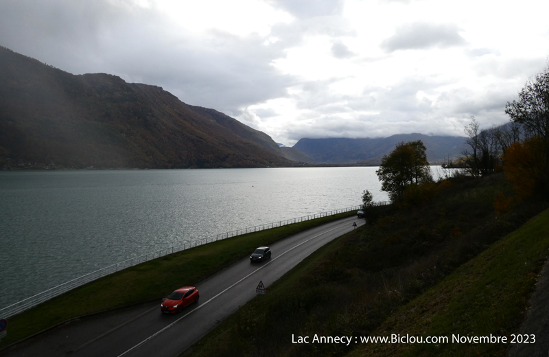 Voie-verte-a-Duingt-lac-Annecy-gris-pluietitle=Voie-verte-a-Duingt-lac-Annecy-gris-pluie