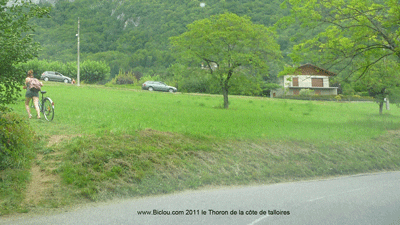 La mont&eacute;e du Toron de la c&ocirc;te de talloires s'apparente &agrave; la marche &agrave; pieds pour bon nombre de cyclistes en 2011