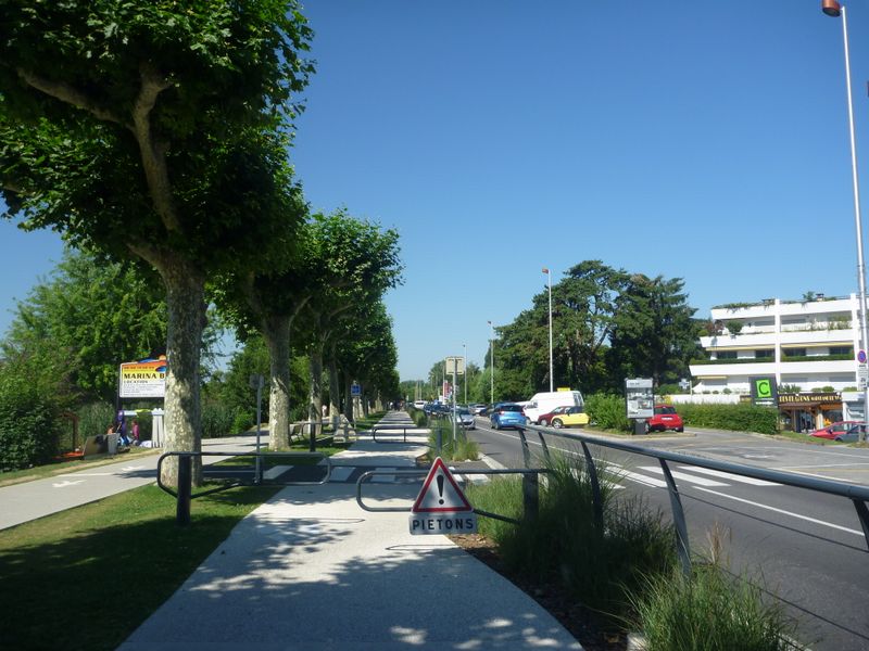 Piste dite cyclable ou slalom sp�cial sur la voie verte Annecy le vieux ?