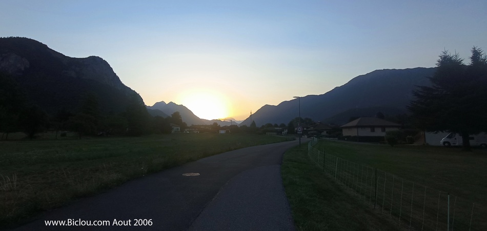 Lever de soleil sur le Mont-Blanc à Faverges-Englannaz en Aout 2026