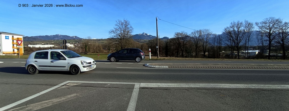 velo-route-V-61-Leman-Mont-Blanc-Faudra-traverser-D-903-a-Findrol